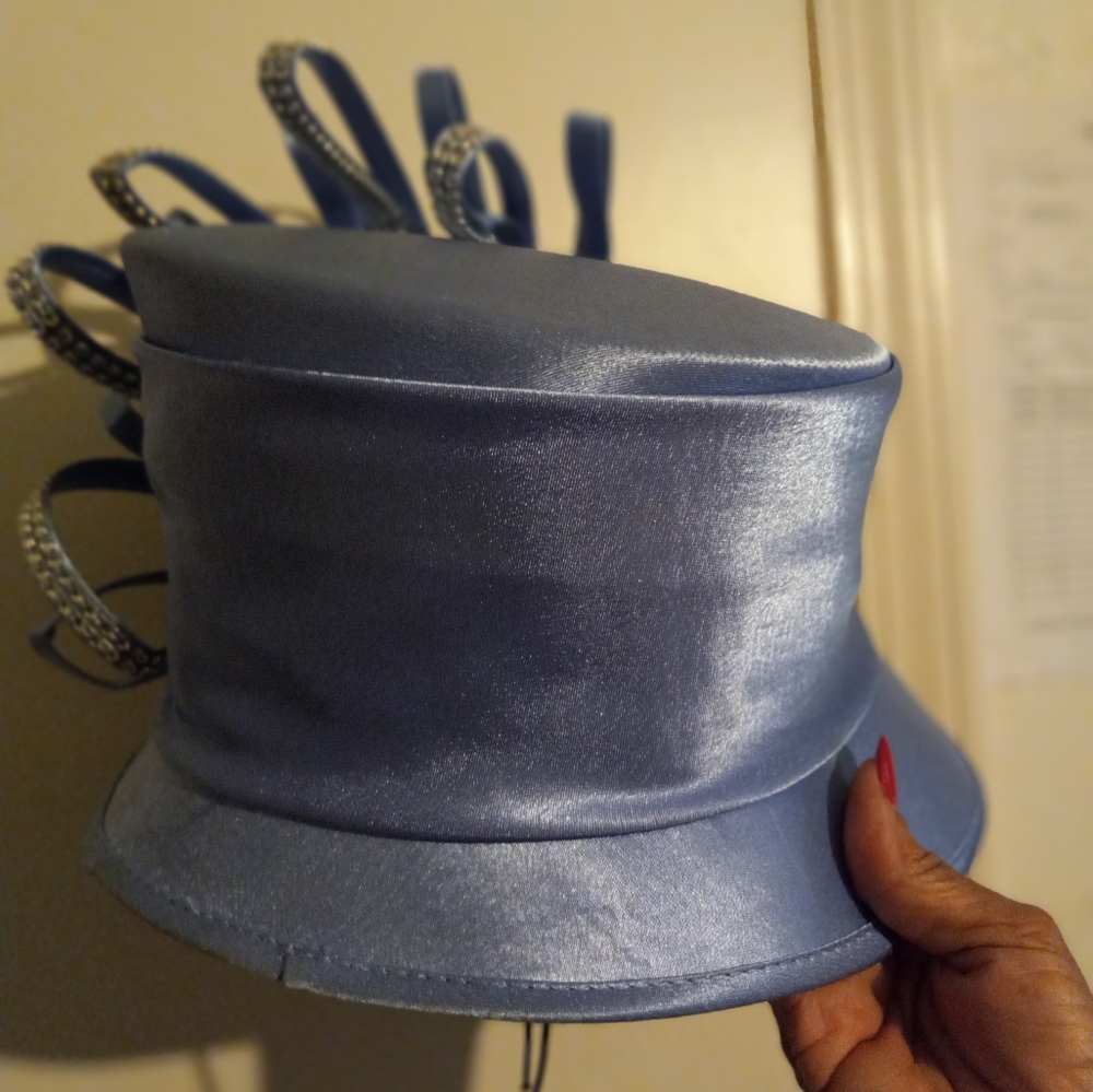 Hat - Picture 3 of 3